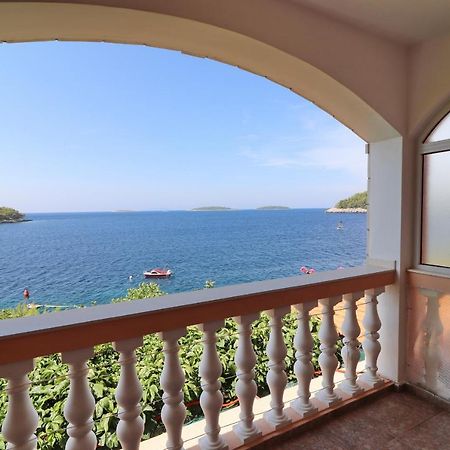 Apartments Villa Senija Prižba Kültér fotó