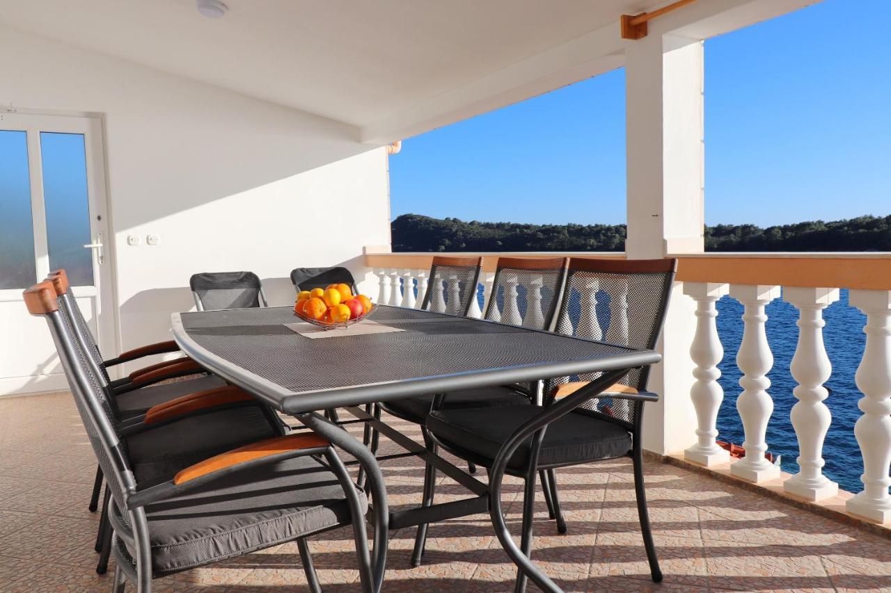 Apartments Villa Senija Prižba Kültér fotó