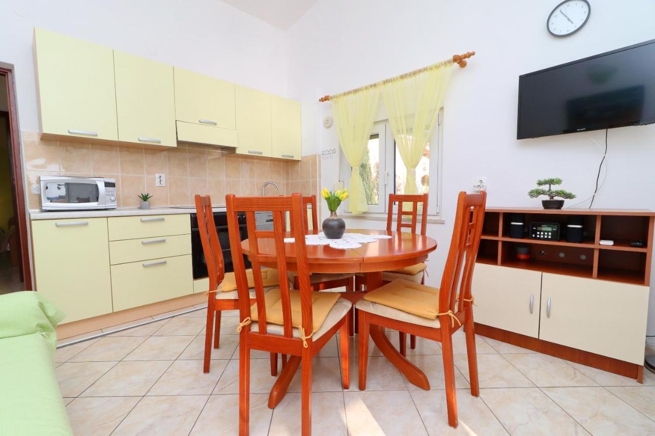 Apartments Villa Senija Prižba Kültér fotó