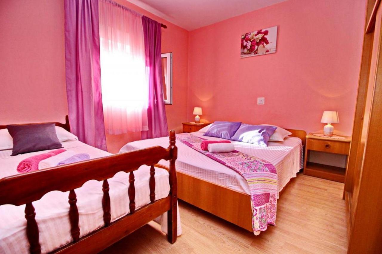 Apartments Villa Senija Prižba Kültér fotó